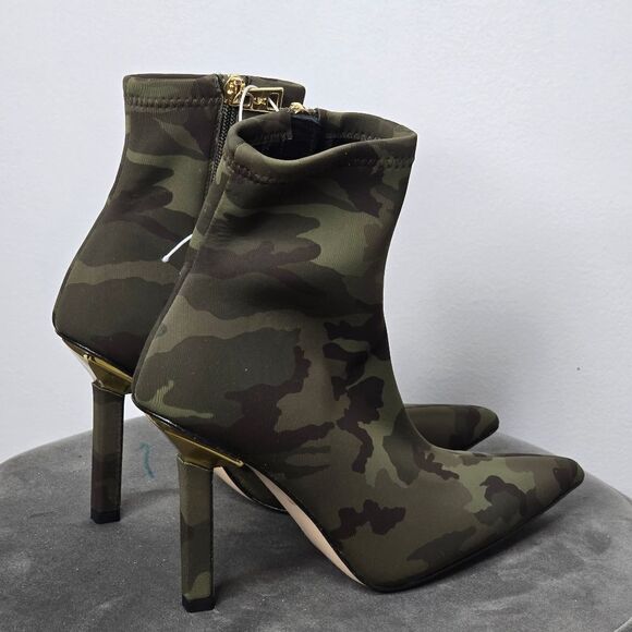 Good American Kickstand Sock Booties - Picture 4 of 9